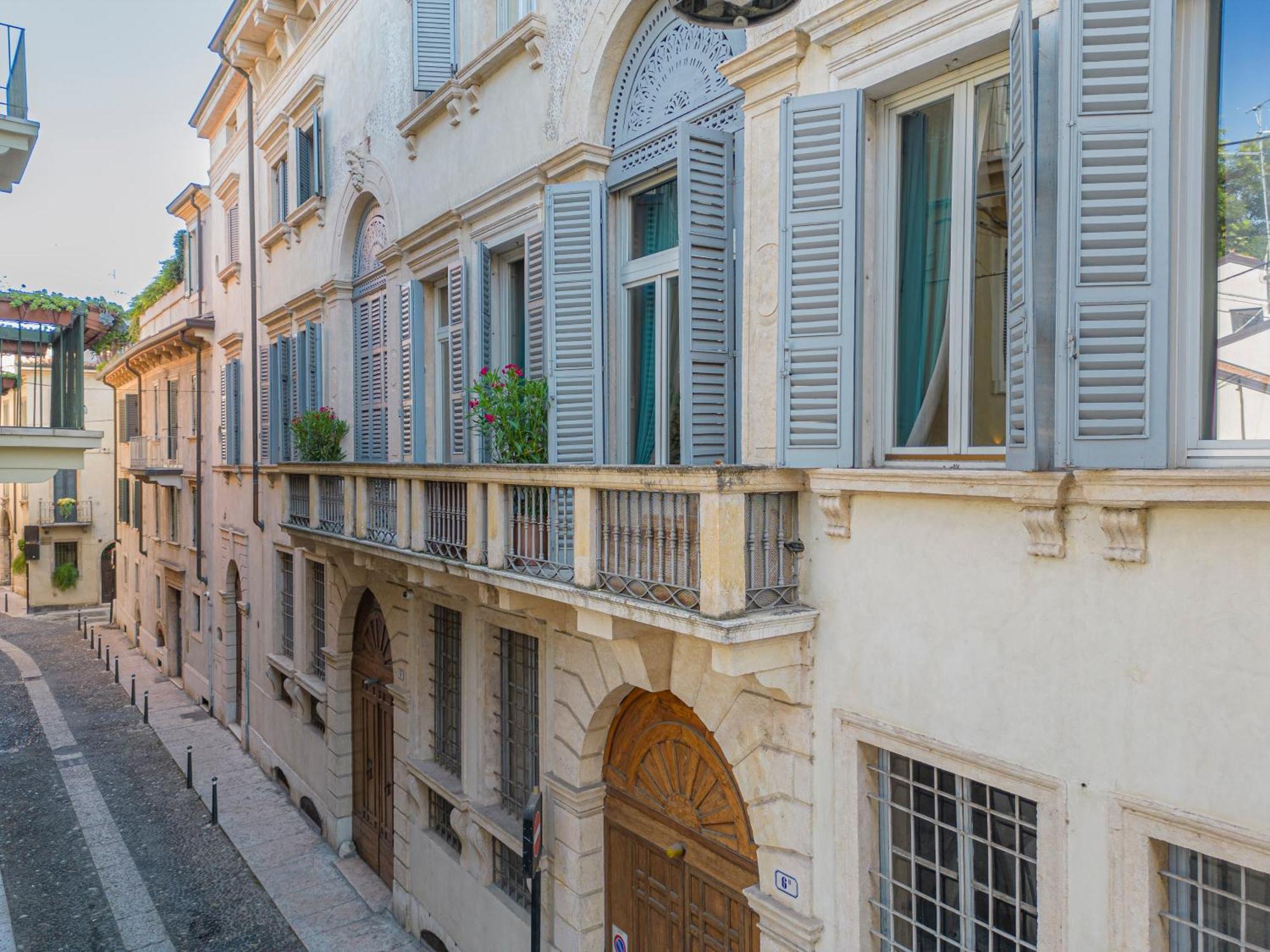 Corte Realdi - Palazzo Camozzini Верона Экстерьер фото